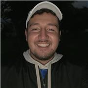 Profesor de fútbol, participe en varios campeonatos como capitán y se como dirigir y entrenar a un equipo